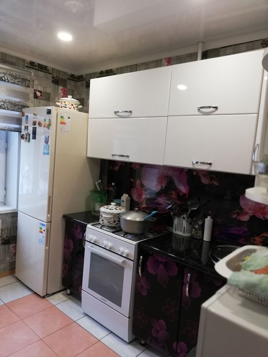 Продам 3 комнатную квартиру на Топографическом."Семь пятниц "кафе.