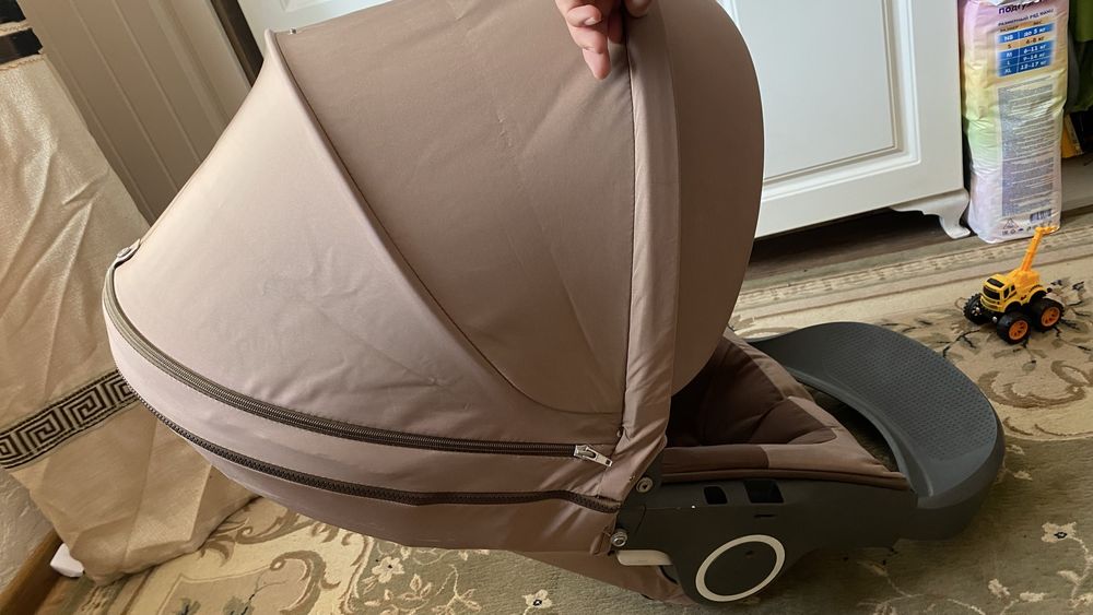 Продам коляску Stokke люлька и 2 прогулочного блока