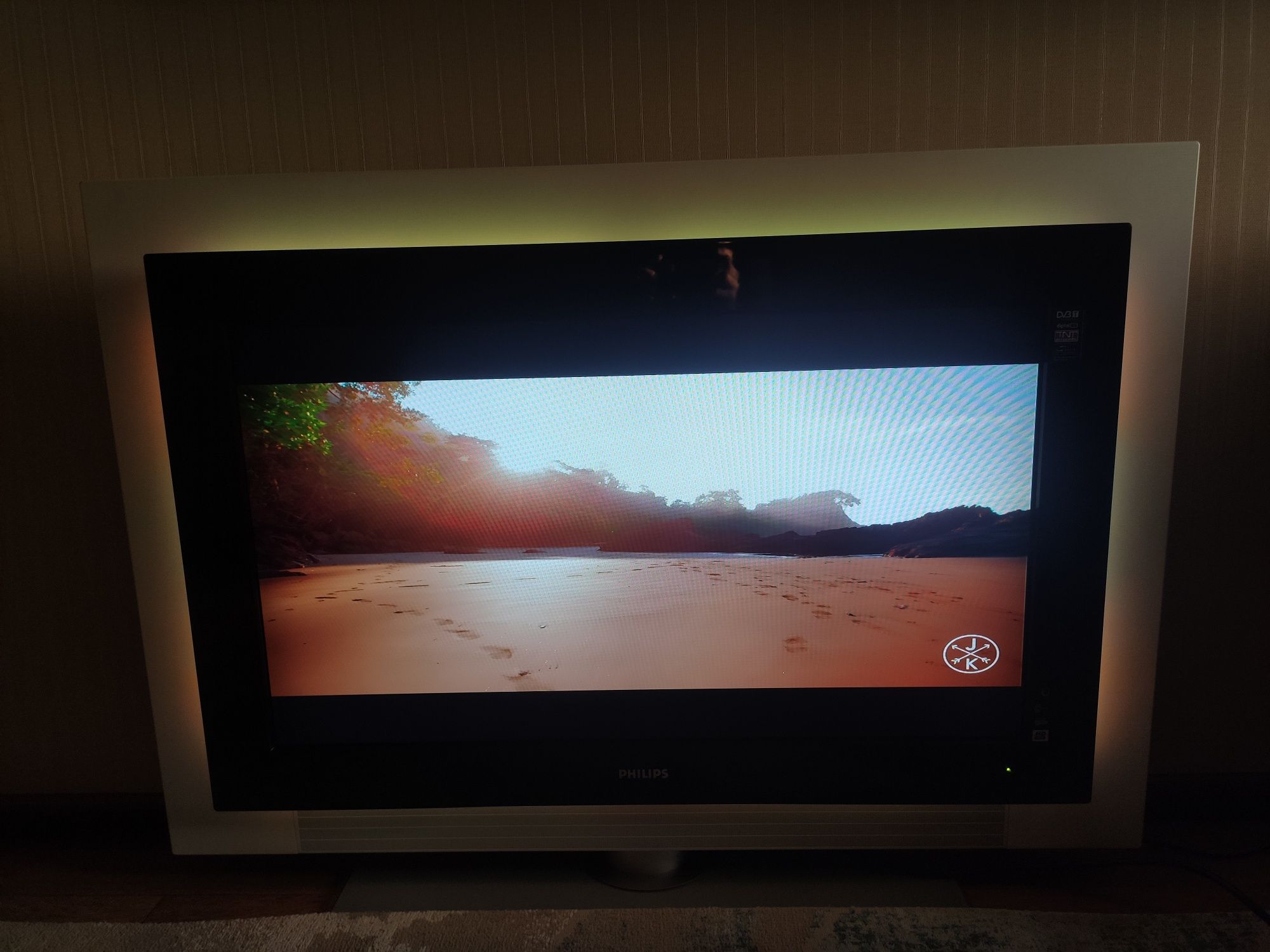 Телевизор Philips Cineos Flat TV