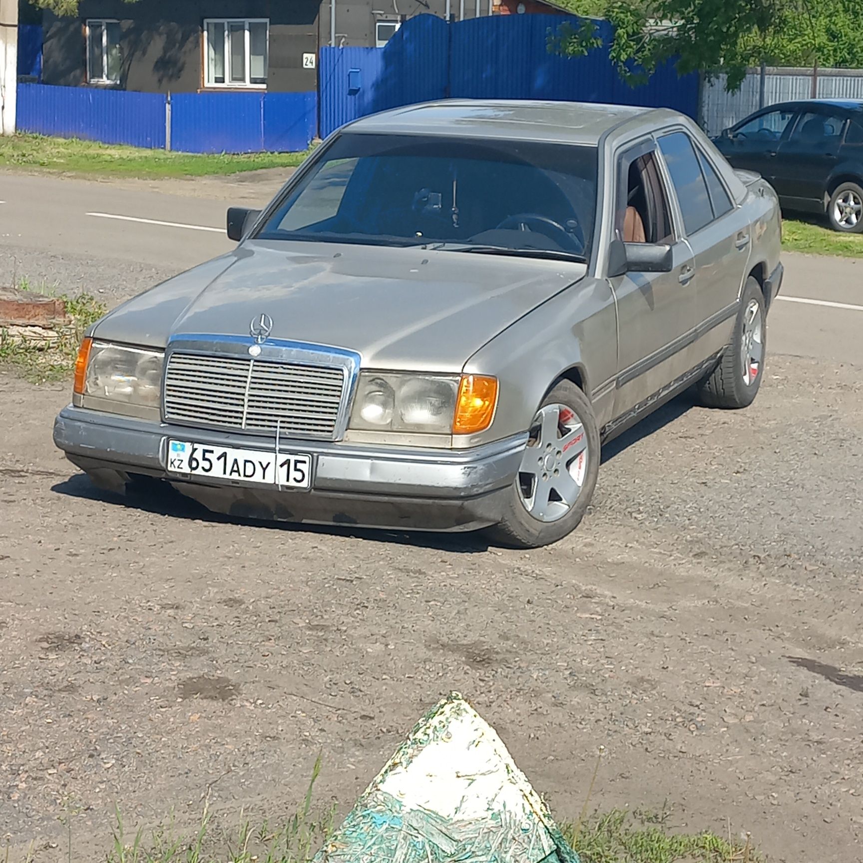 Продам мерседес 124 ешка