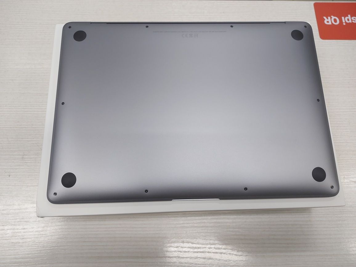 Новые Apple MacBook Air 13 (M1 8 ядер, 8 Gb DDR4, 256 Gb SSD)