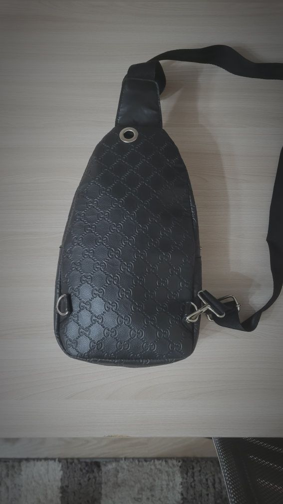 Продам барсетку Gucci