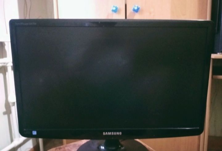 Монитор Samsung 2013 года