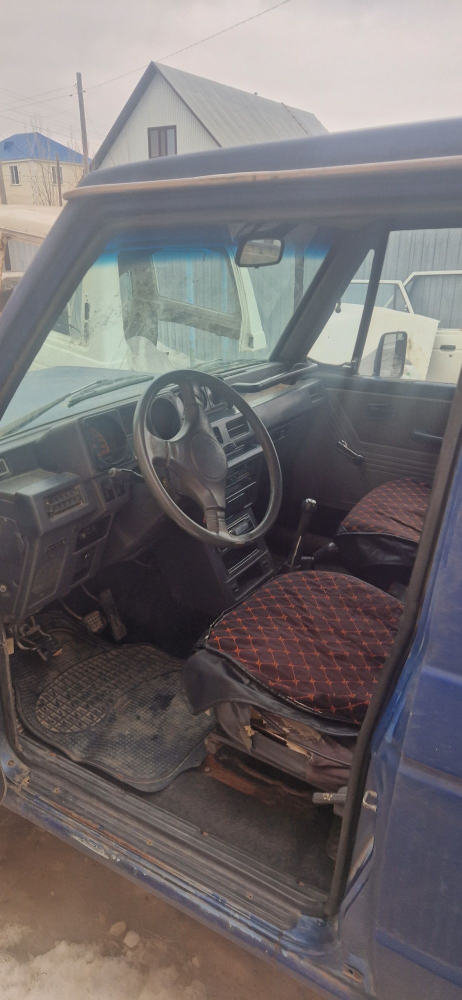 Продам запчасти на Митсубиси Паджеро 1