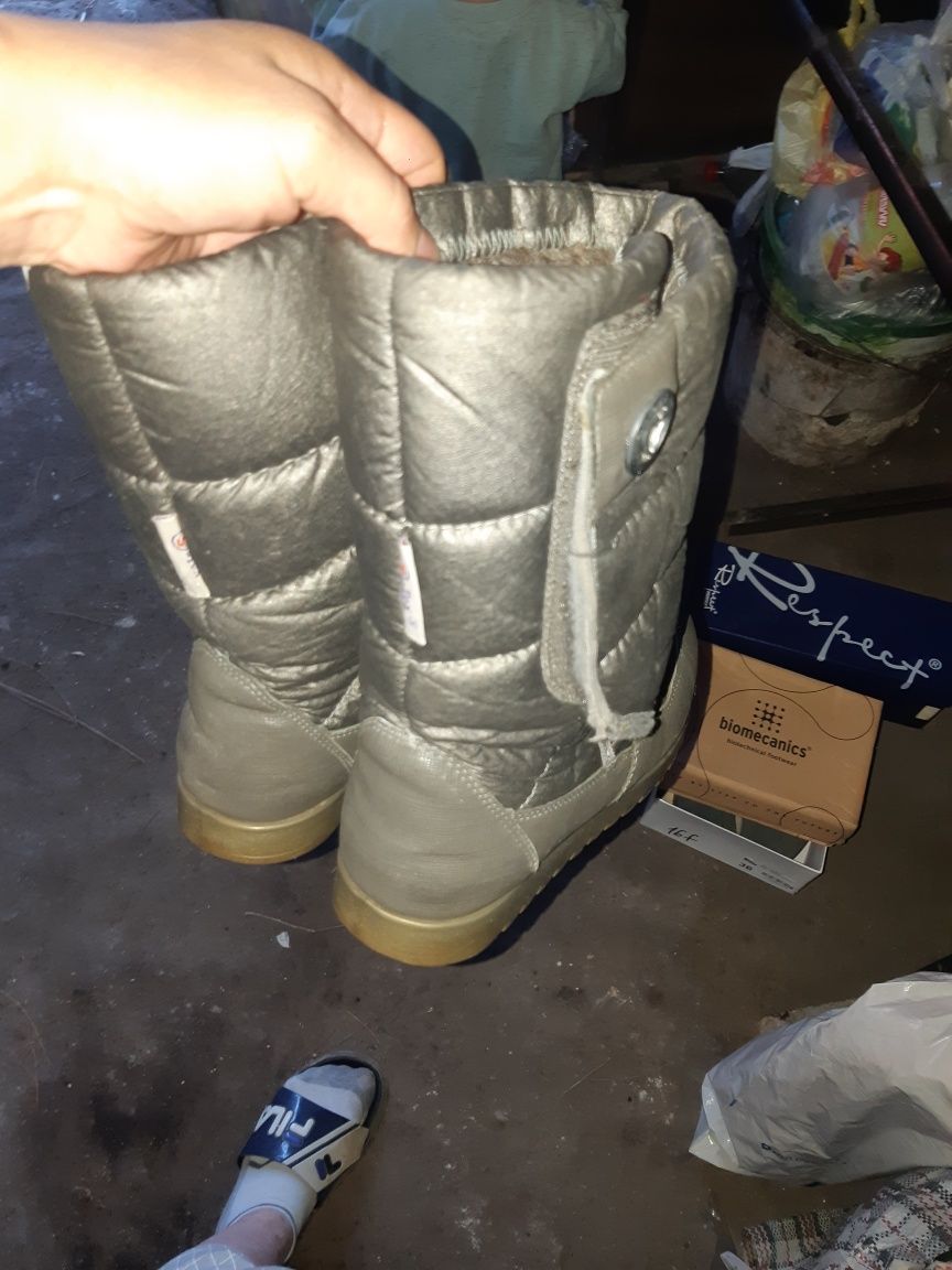 Продам деткие обуви бу