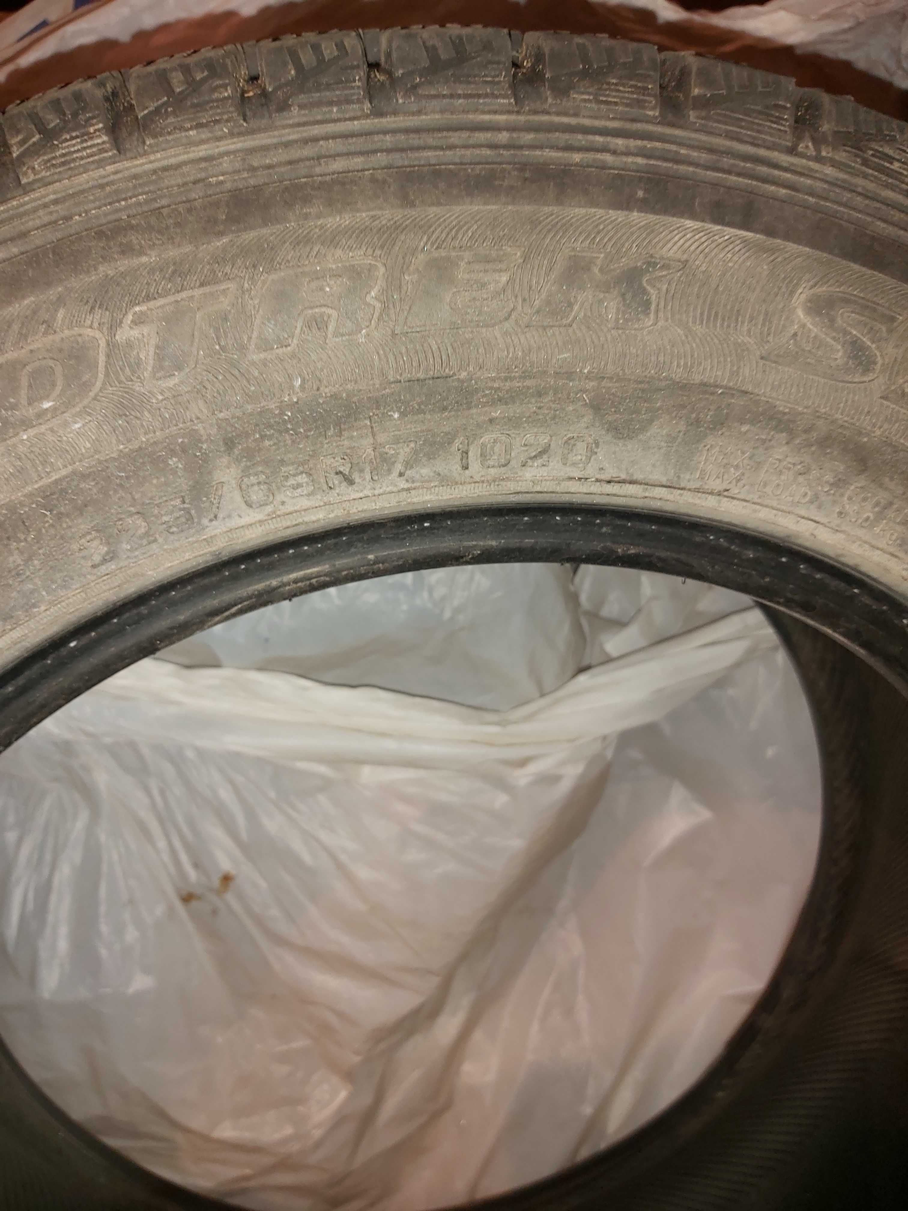 Зимние шины Dunlop 225/65 R17