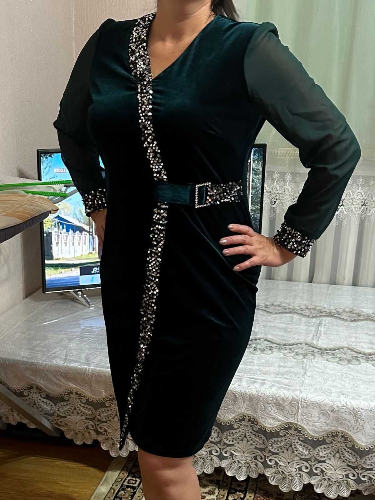 Женские вечерние нарядные платья..