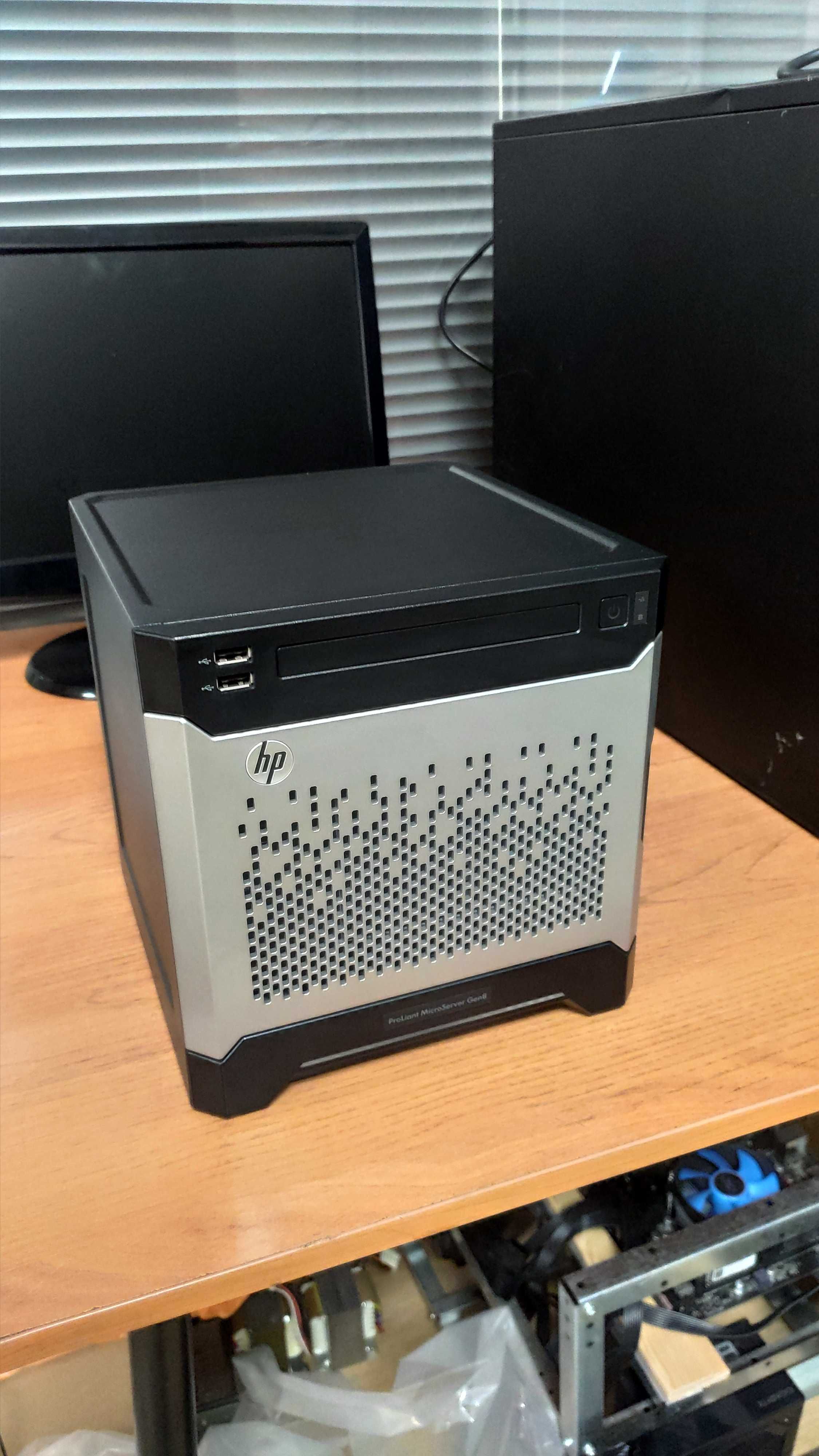 Сервер HP ProLiant MicroServer Gen8