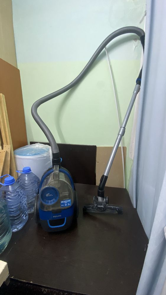 Пылесос продается philips