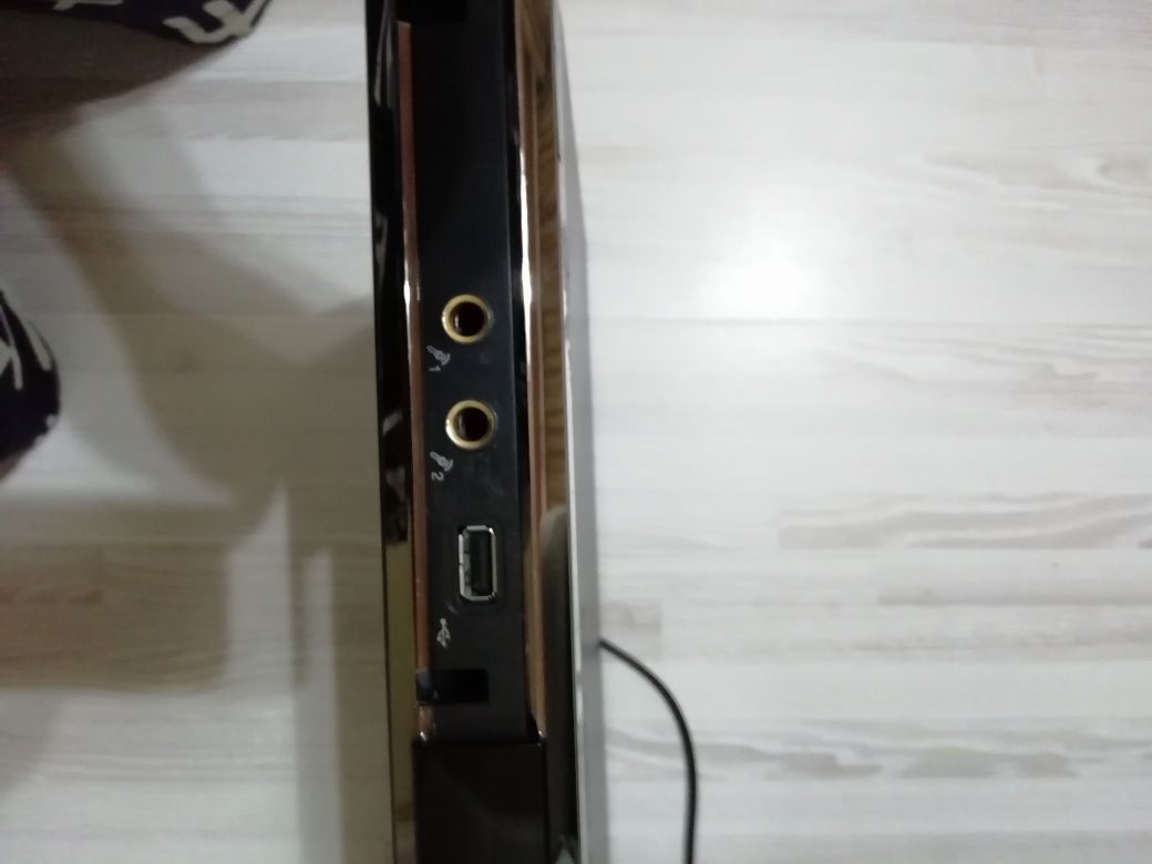 Караоке LG ДВД с функциями чтения  дисков разных форматов