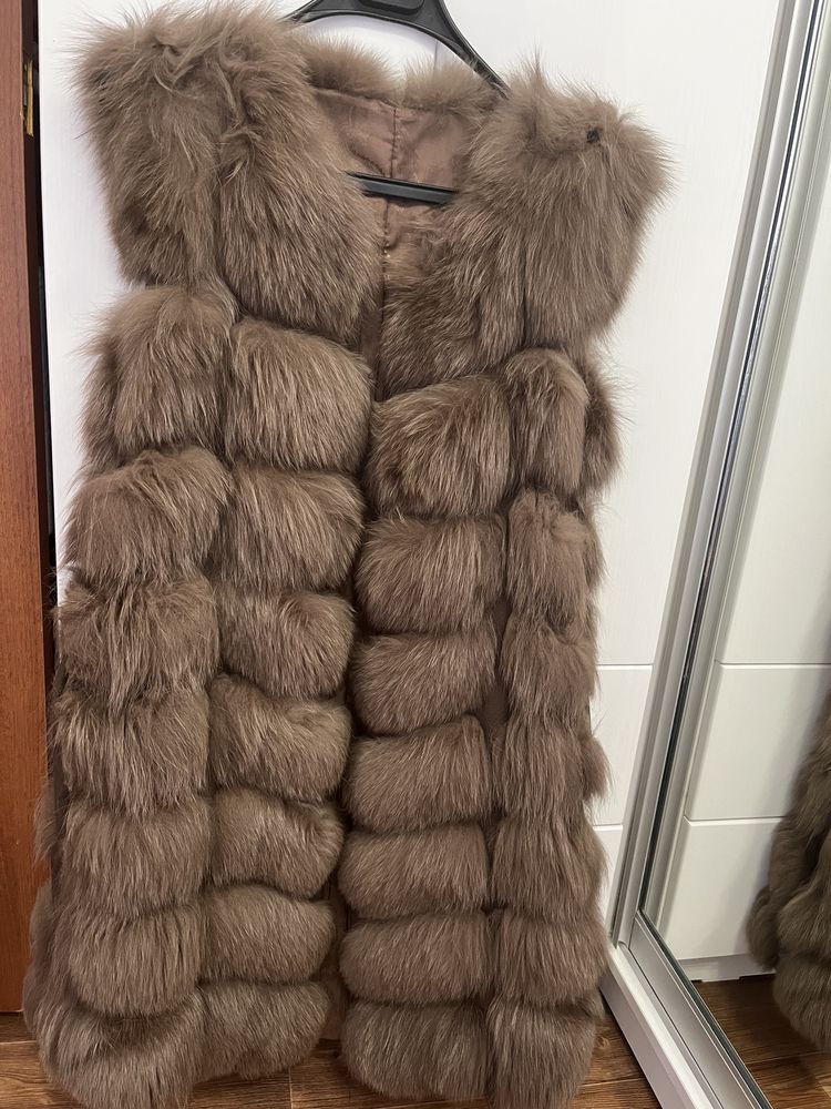 Продаю меховую жилетку песец
