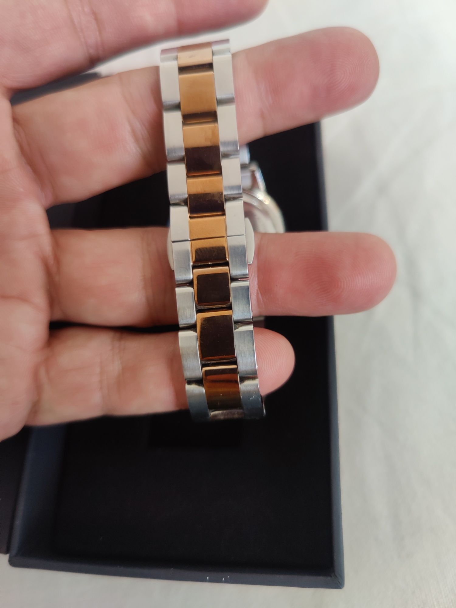 Продам часы женские