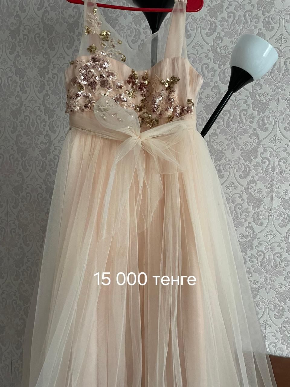 Продам детские платья