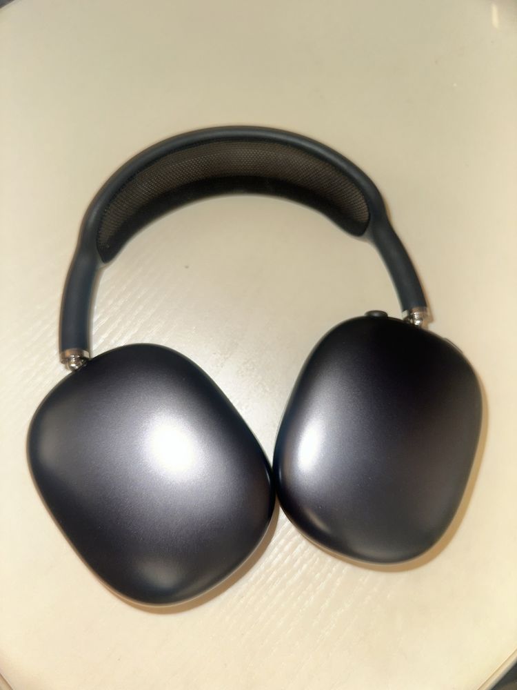 Airpods Max с чехлом