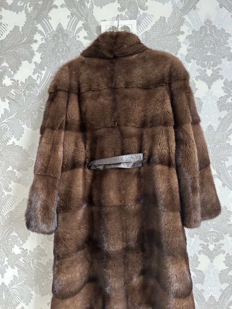 Продам норковую шубу р-р 42-44