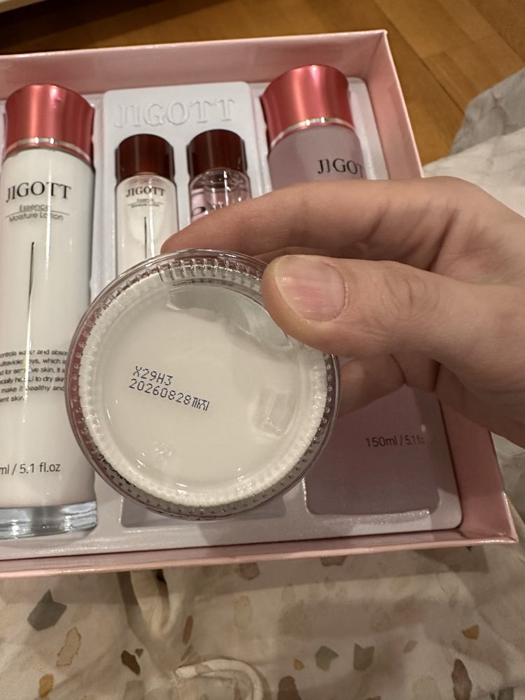 Продам новый набор Jigott