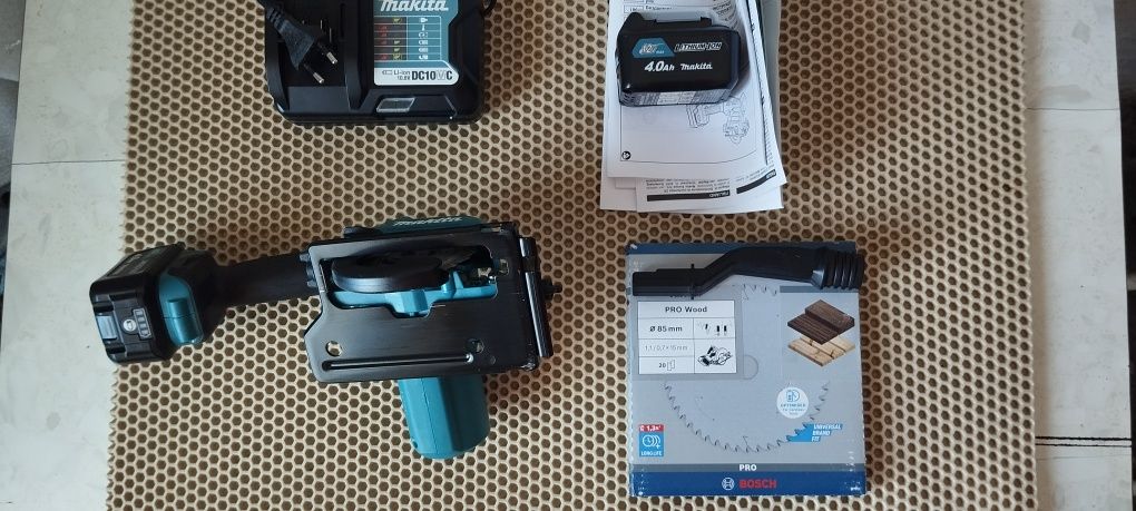 Дисковая пила Makita CXT HS301DWME