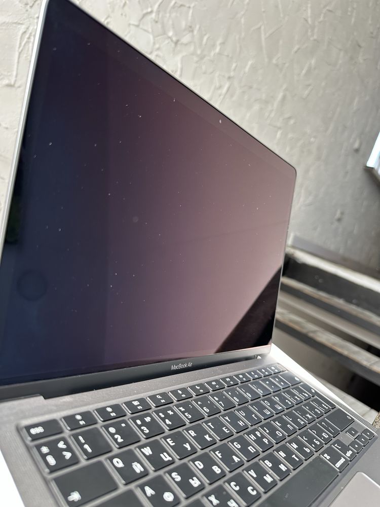 Macbook Air M1 8/256 EAC