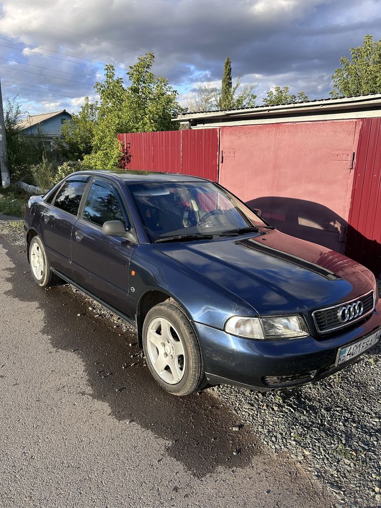 Audi A4 1.8 B5 1995г.