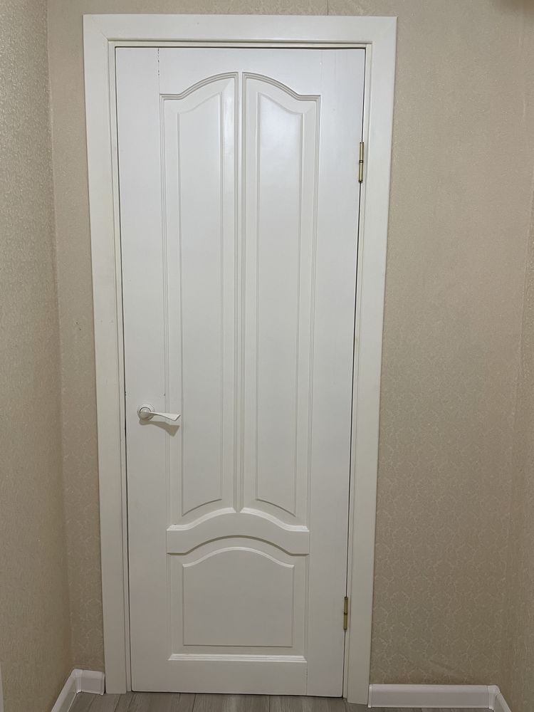 Деревянная дверь
