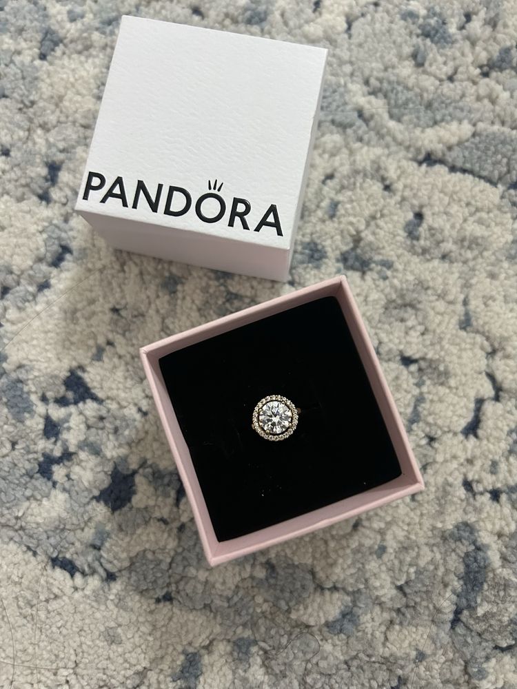 Кольцо Pandora “Сверкающий круглый венец”
