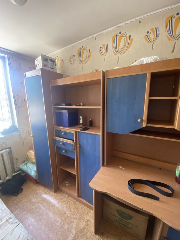 Продам шкафы со столом, всё в комплекте