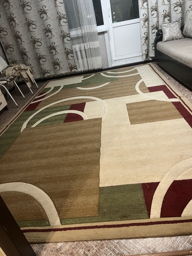 Продам ковер б/у