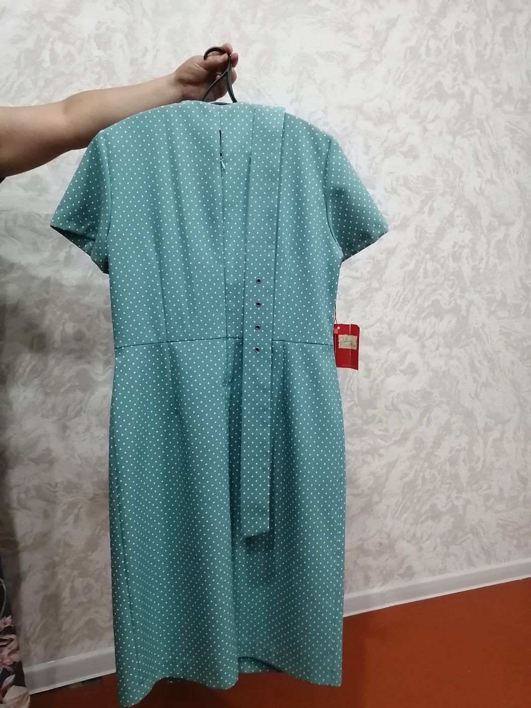Продам платье новое