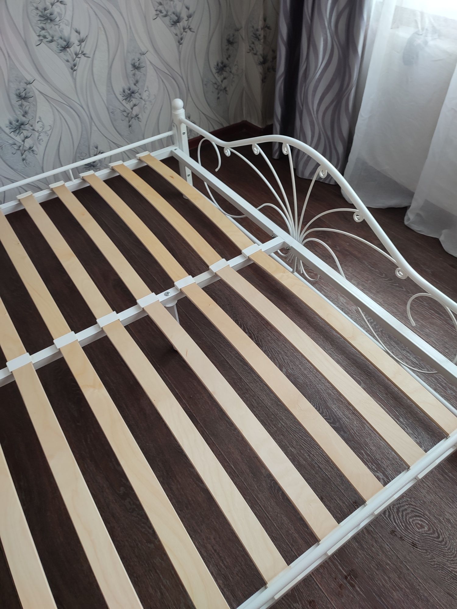 Продам 2х спальную кровать