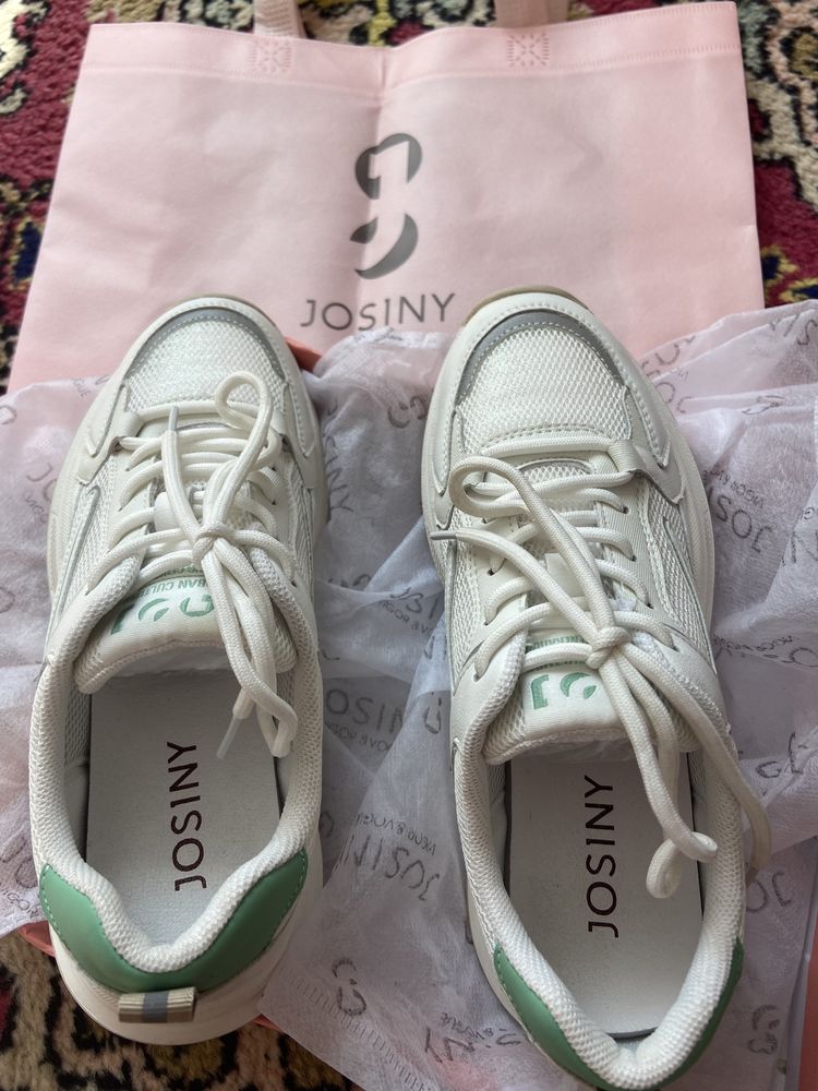 Обувь бренда Josiny