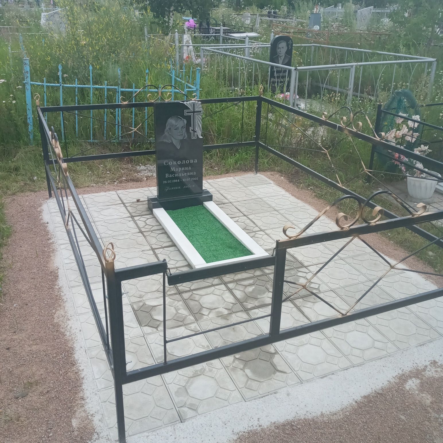 Облагорашивание  могил установка памятников