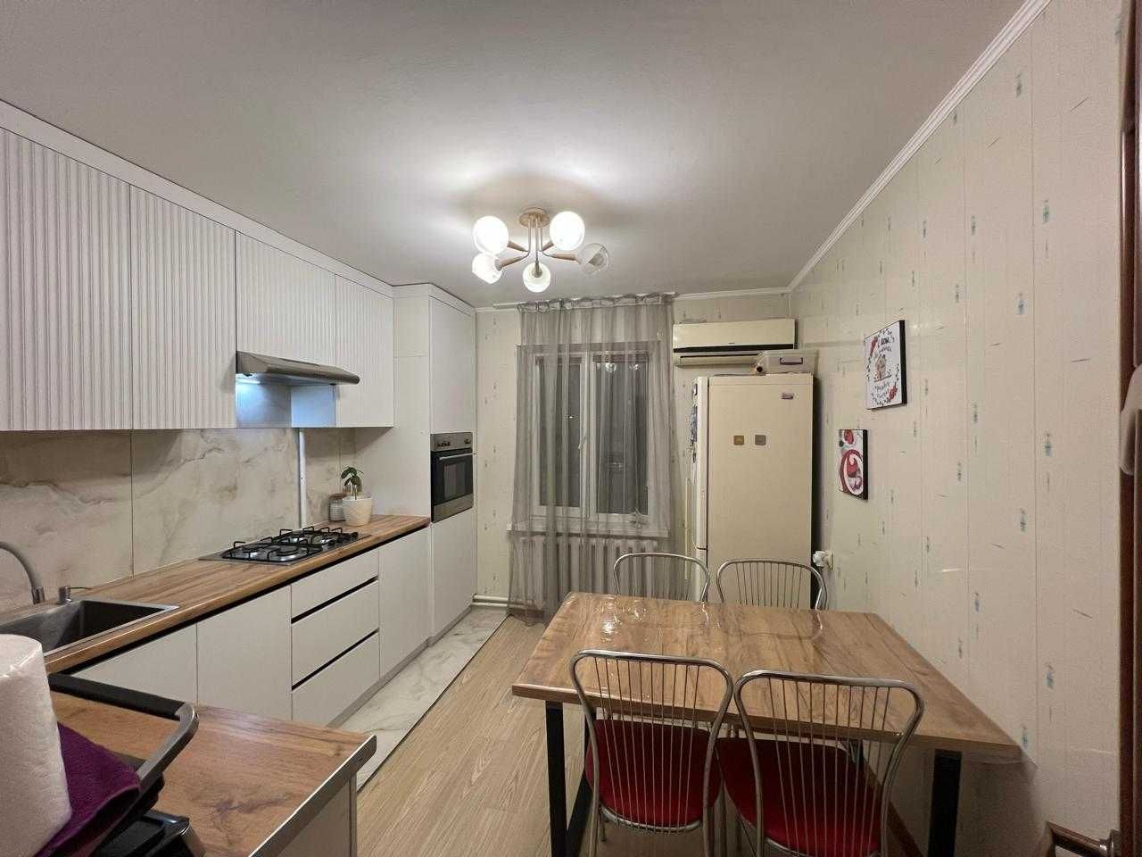 Продается 3-х комнатная квартира в Авангарде, 4 мкр., 19 дом.