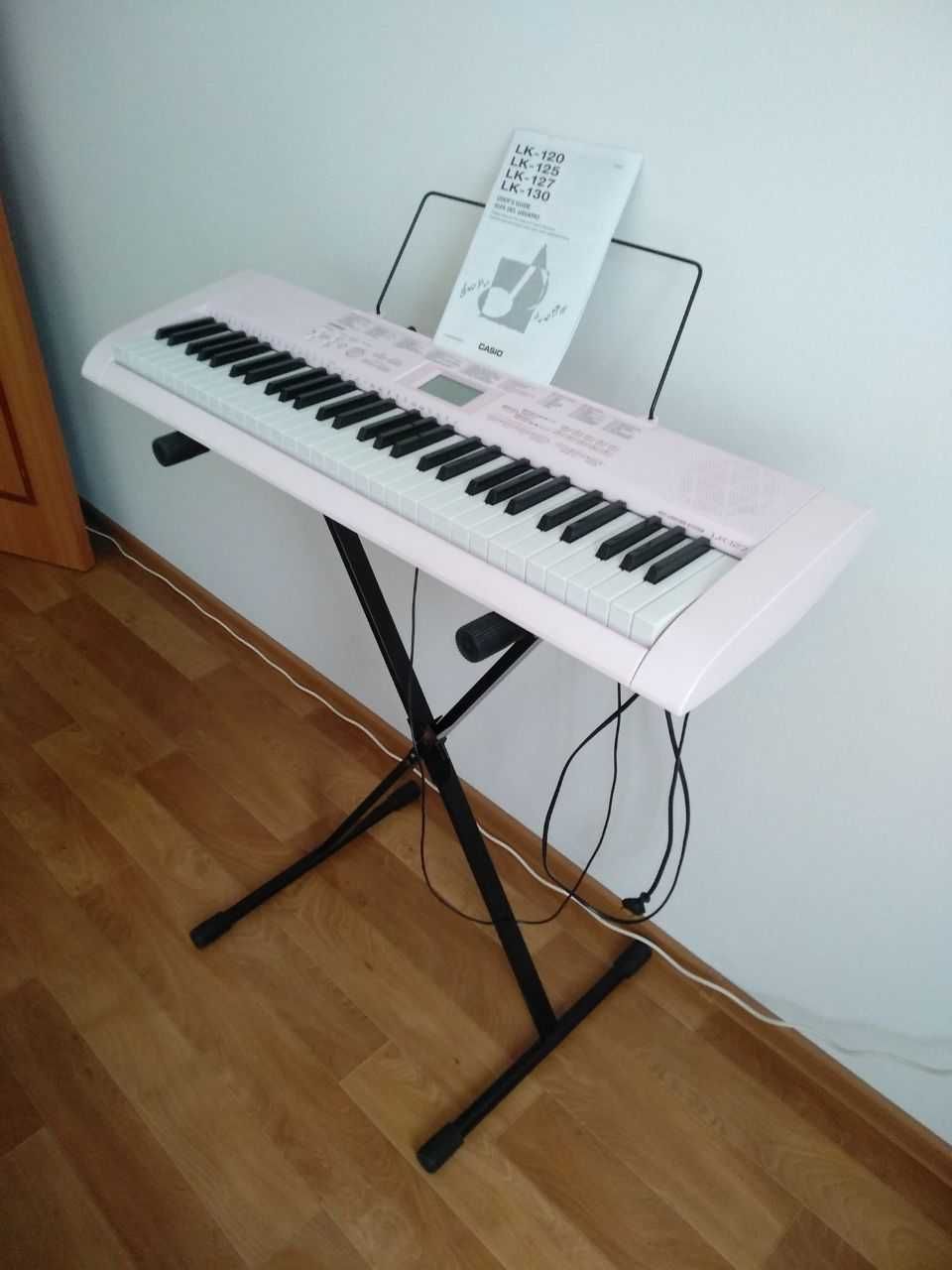 Синтезатор (Пианино) Casio LK-127