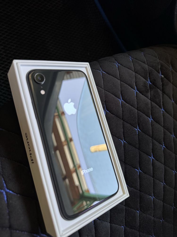 IPHONE XR продам