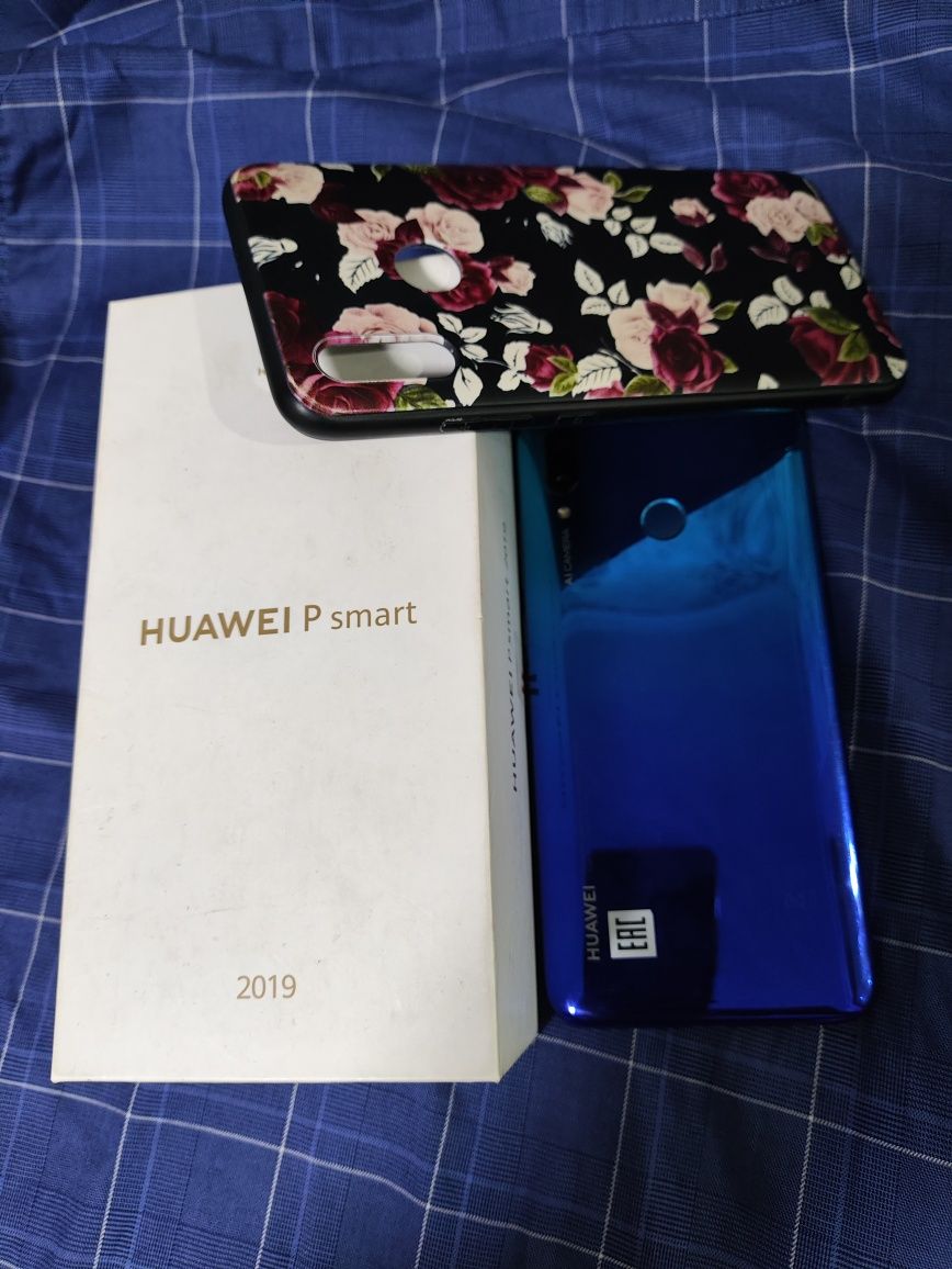 Huawei P Smart 2019 — в хорошем состоянии, всё работает