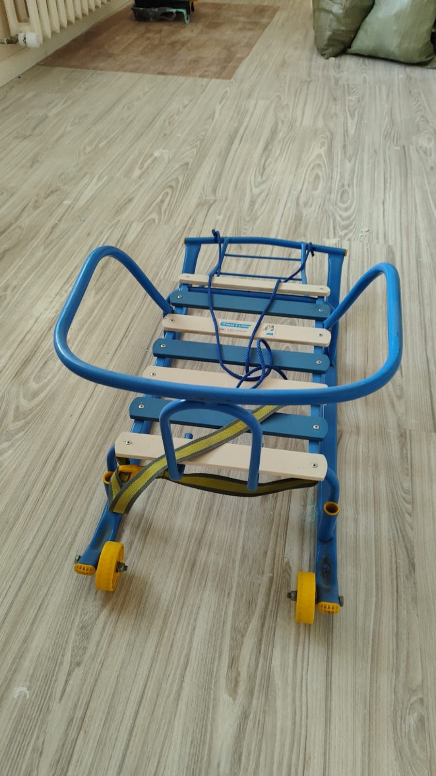Продам зимние санки