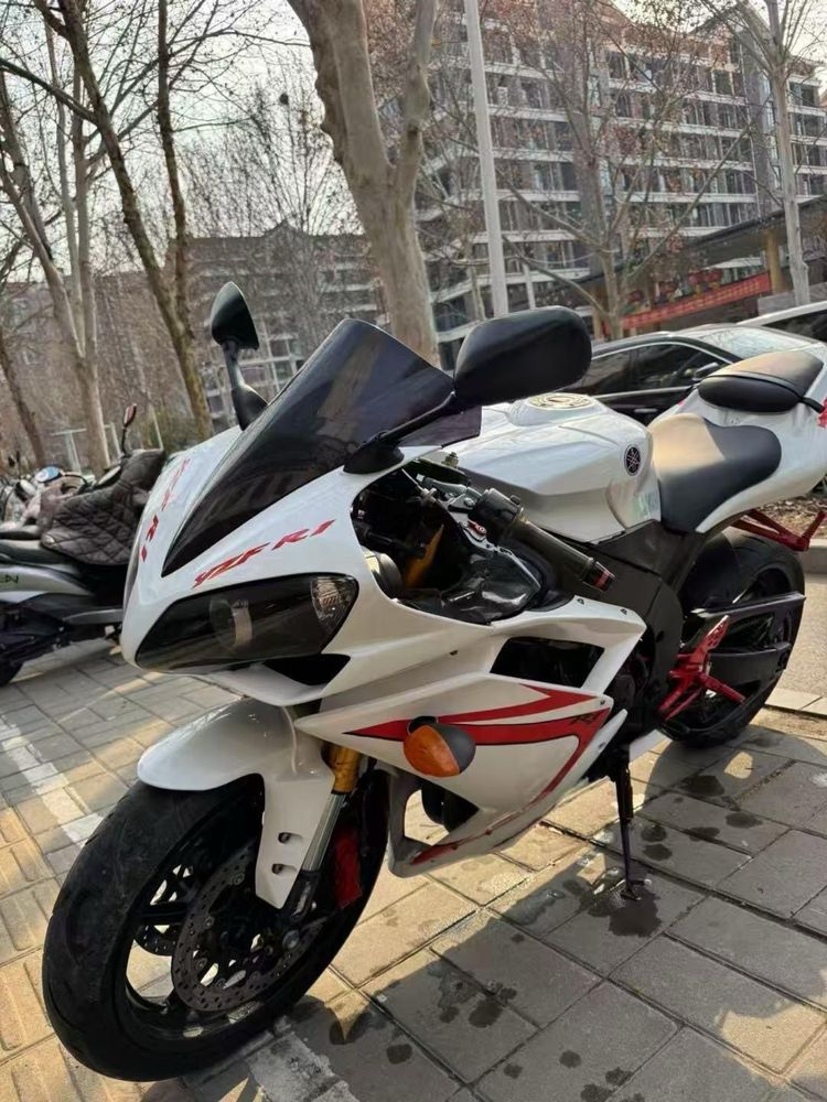 Продам мотоцикл Yamaha r1