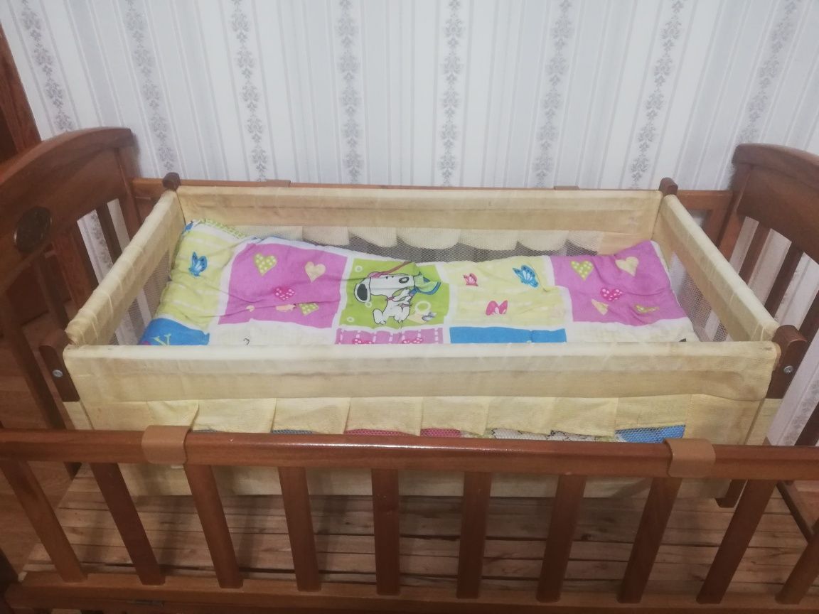 Манежка с люлькой и отдам коляску