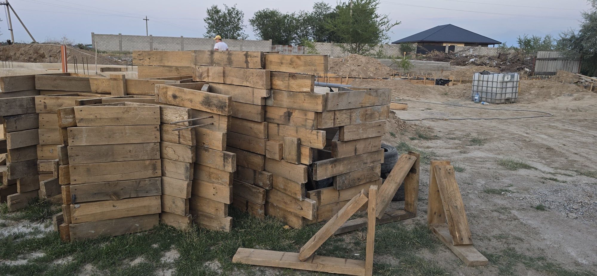 Продаются Уголки под опалубку