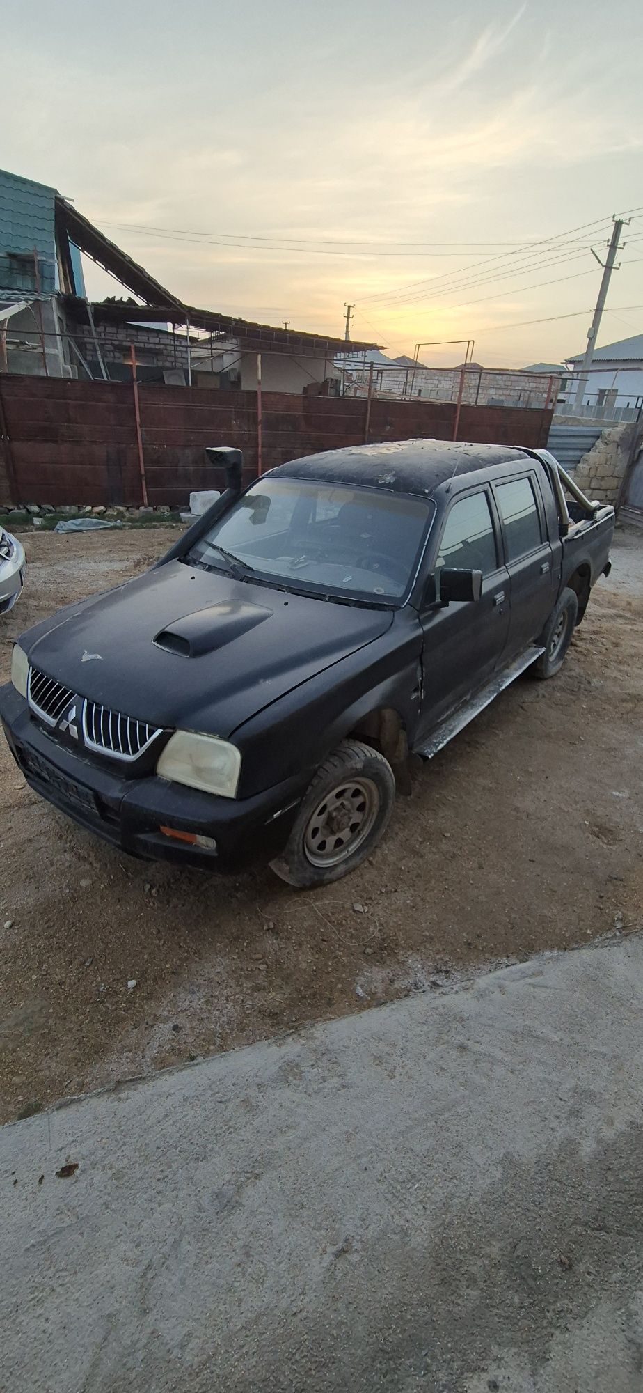 Митсубиси л 200 сатам