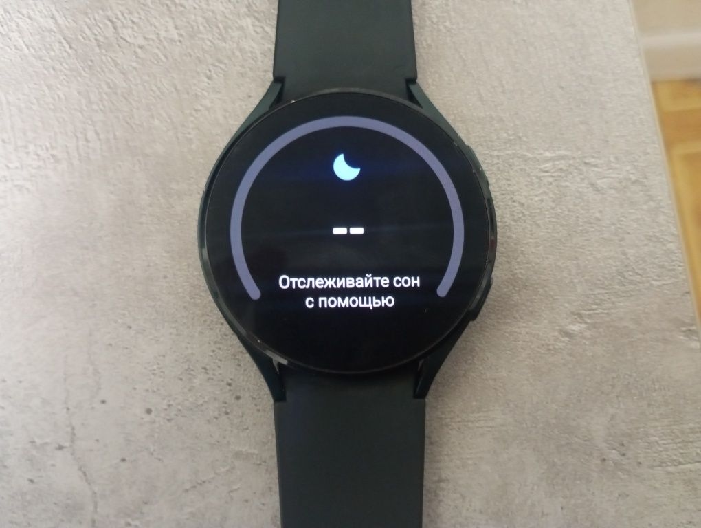 Продам Срочно Samsung Galaxy Watch 4 (SM-R870)