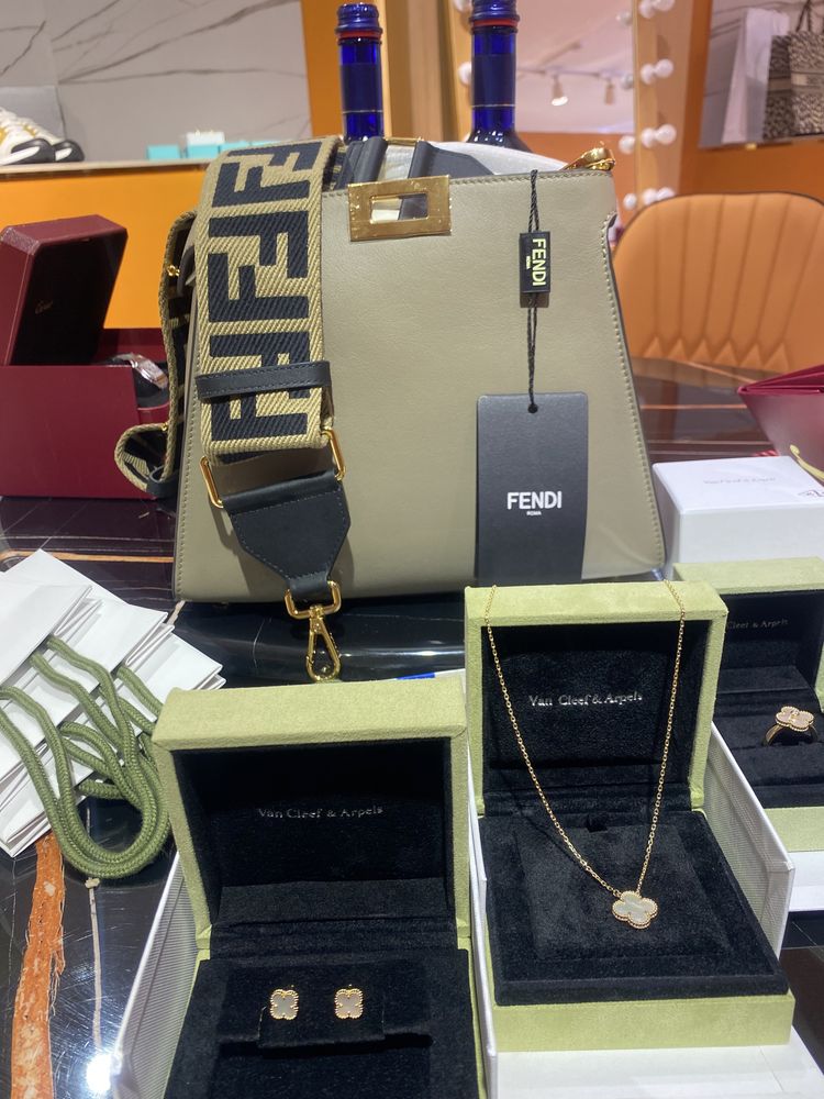 Van Cleef золотые украшения
