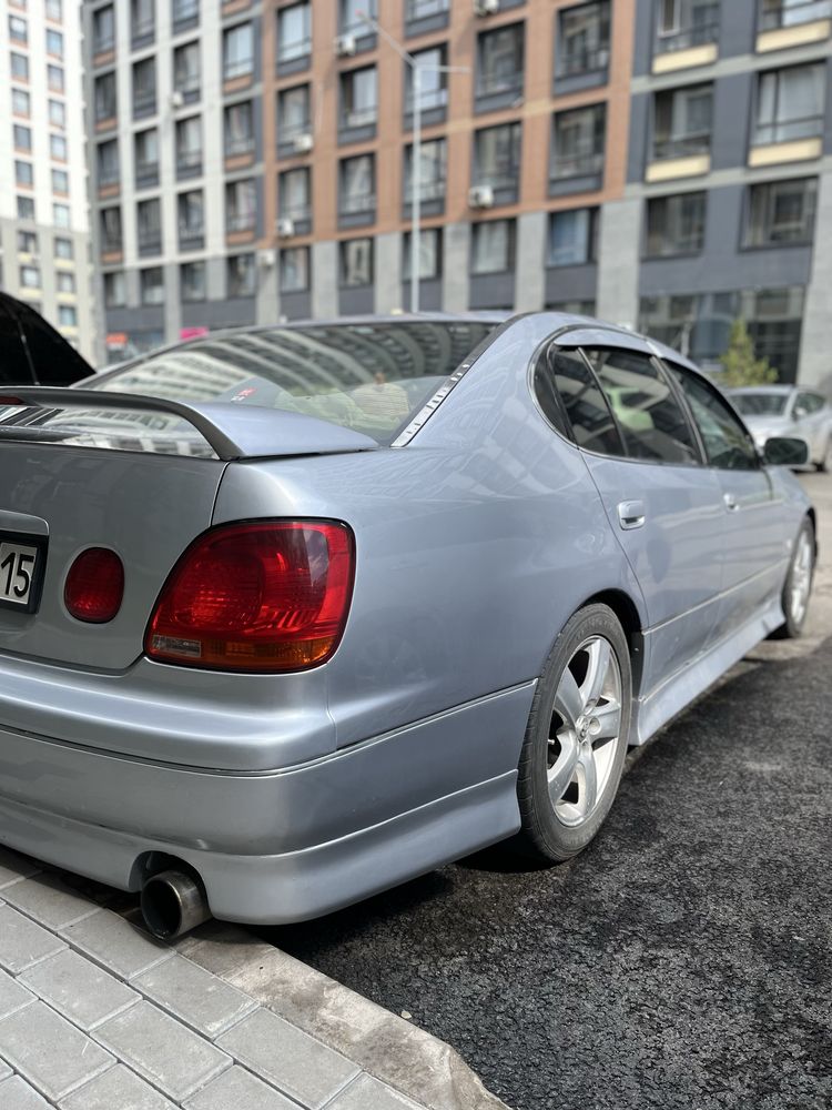 Продам Toyota Arisro