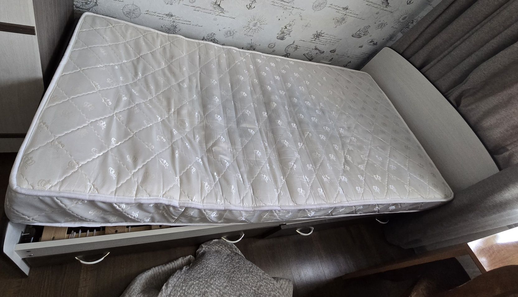 Продам шкаф и кровать
