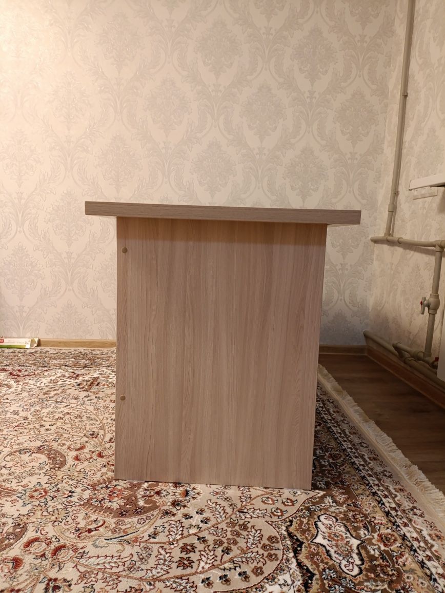 Продам письменный стол!