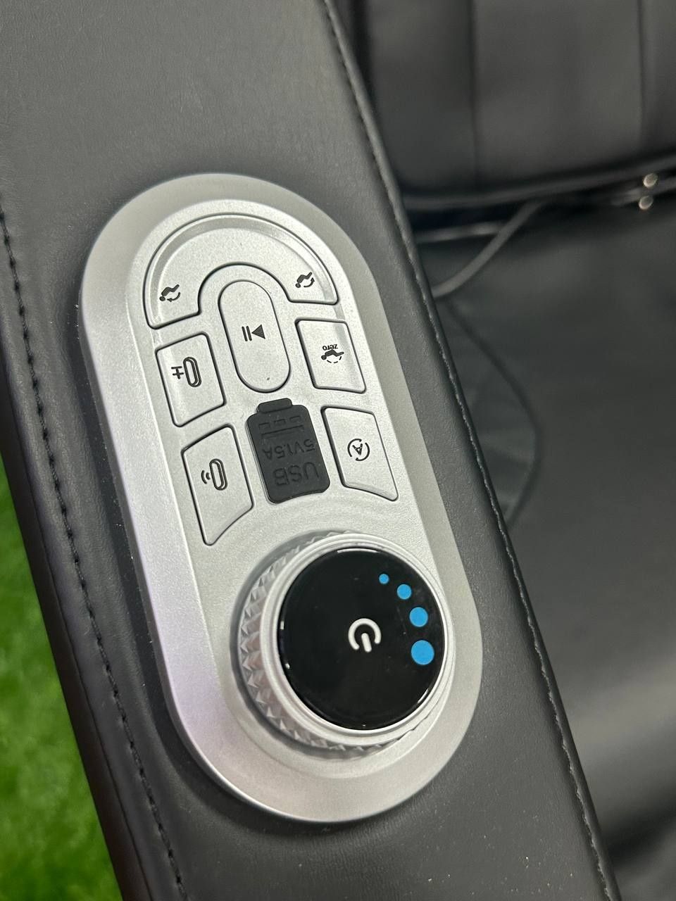 Rovos Массажное кресло R3B03 до 120 кг 6 программ