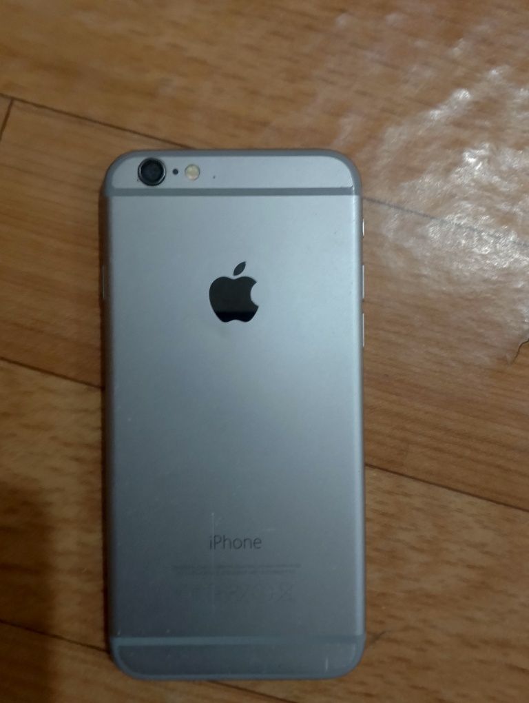 Продам iPhone 6 на запчасти