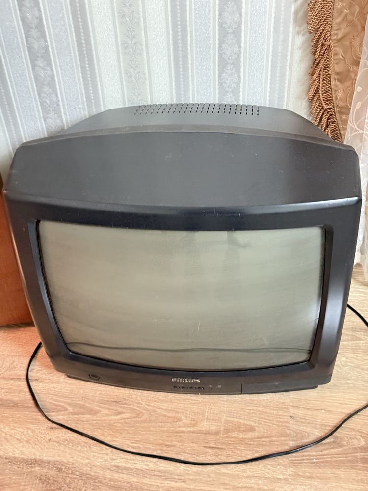 Продам старые телевизоры работает отлично  2шт Самсунг ЛДЖИ Samsung Lg