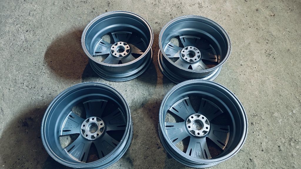 R18 PCD 5* 114,3 Комплект легкосплавных дисков