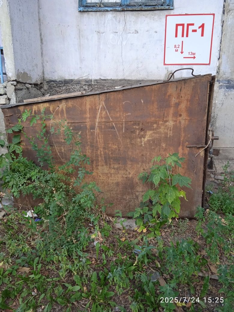 Продаю металлический  гараж для мопеда,мотоцикла